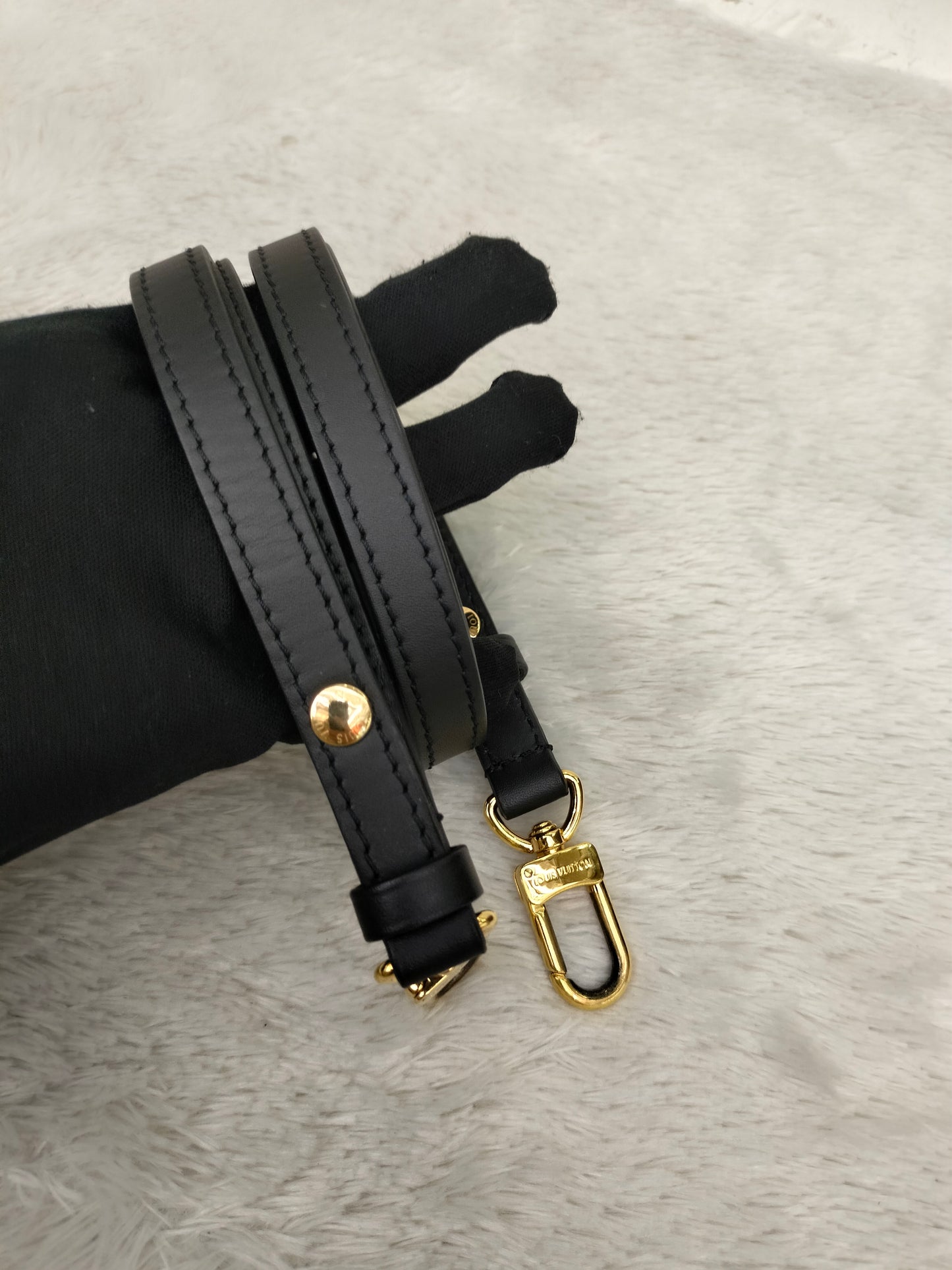 LV Neo Noe MM Monogram Noir (CHIP)