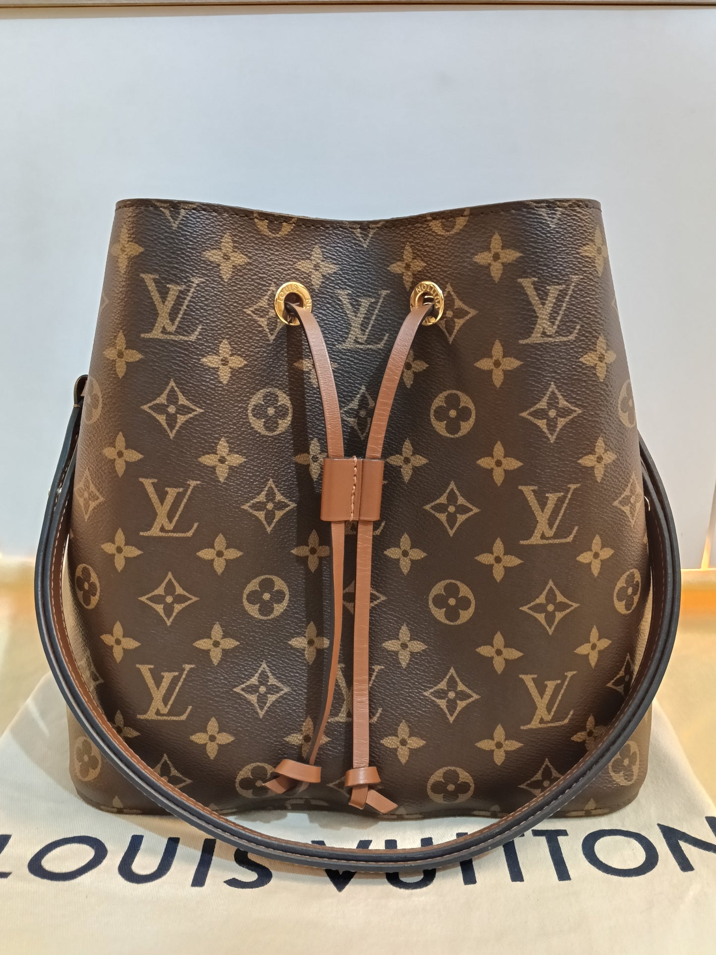 LV Neo Noe MM Monogram Caramel (CHIP)