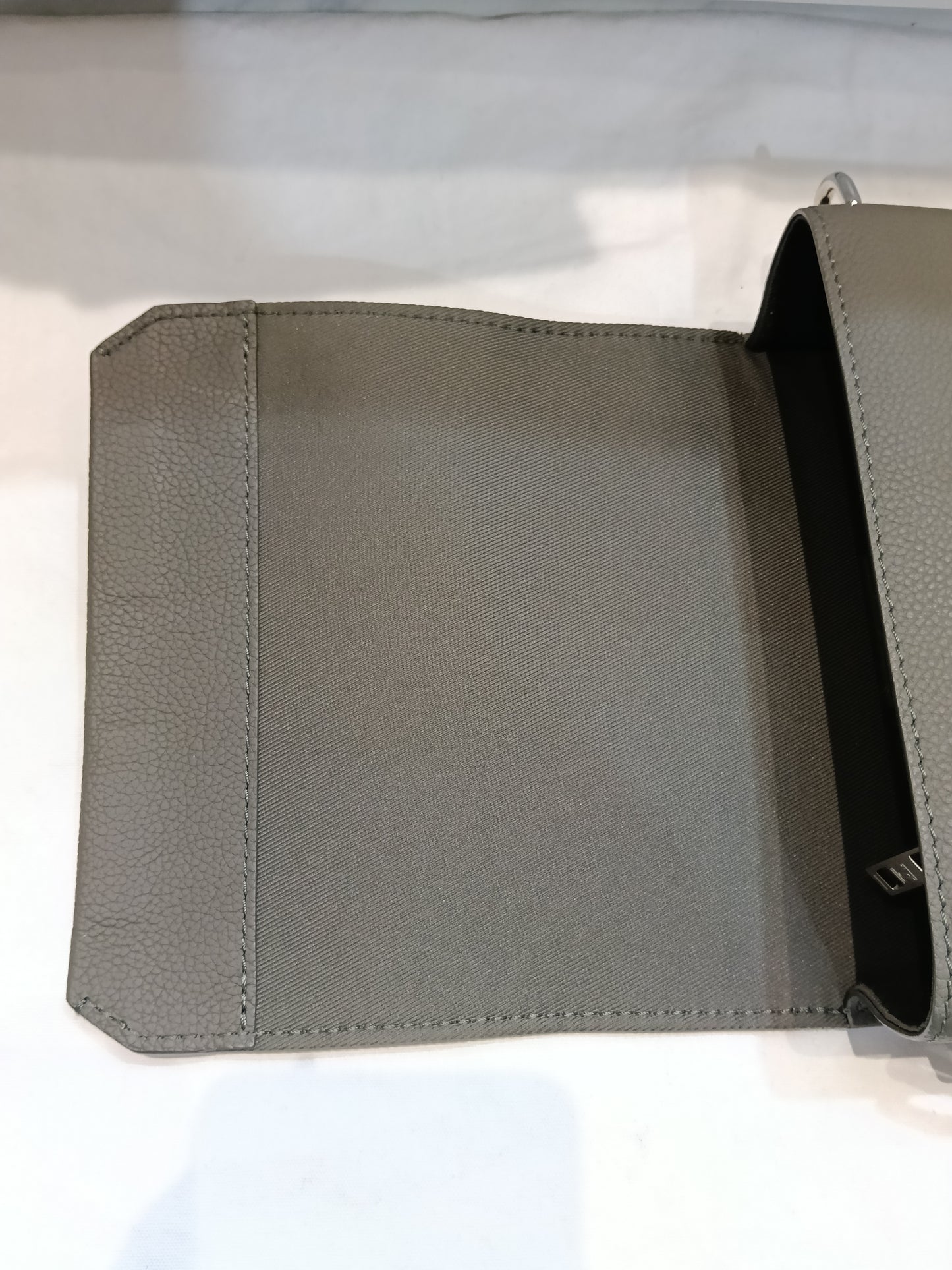 LV Fastline Wearable Wallet Aerogram Khaki (CHIP)