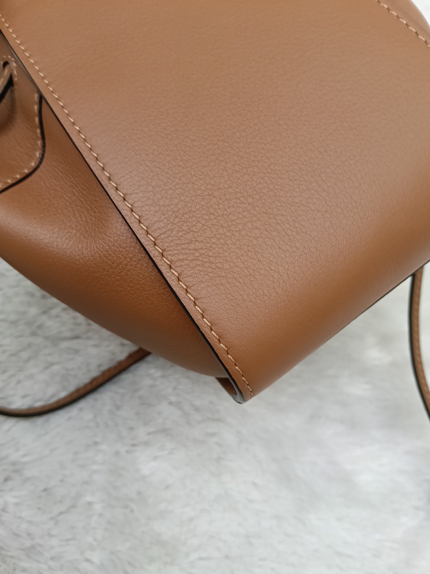 Loewe Hammock Mini Tan SHW 2024