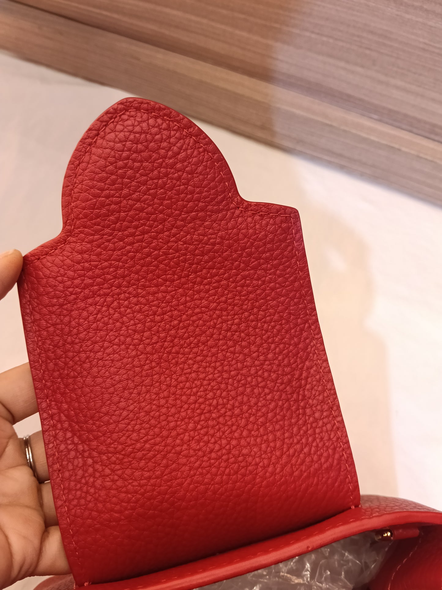 LV Capucines Mini Taurillon Scarlet 2020