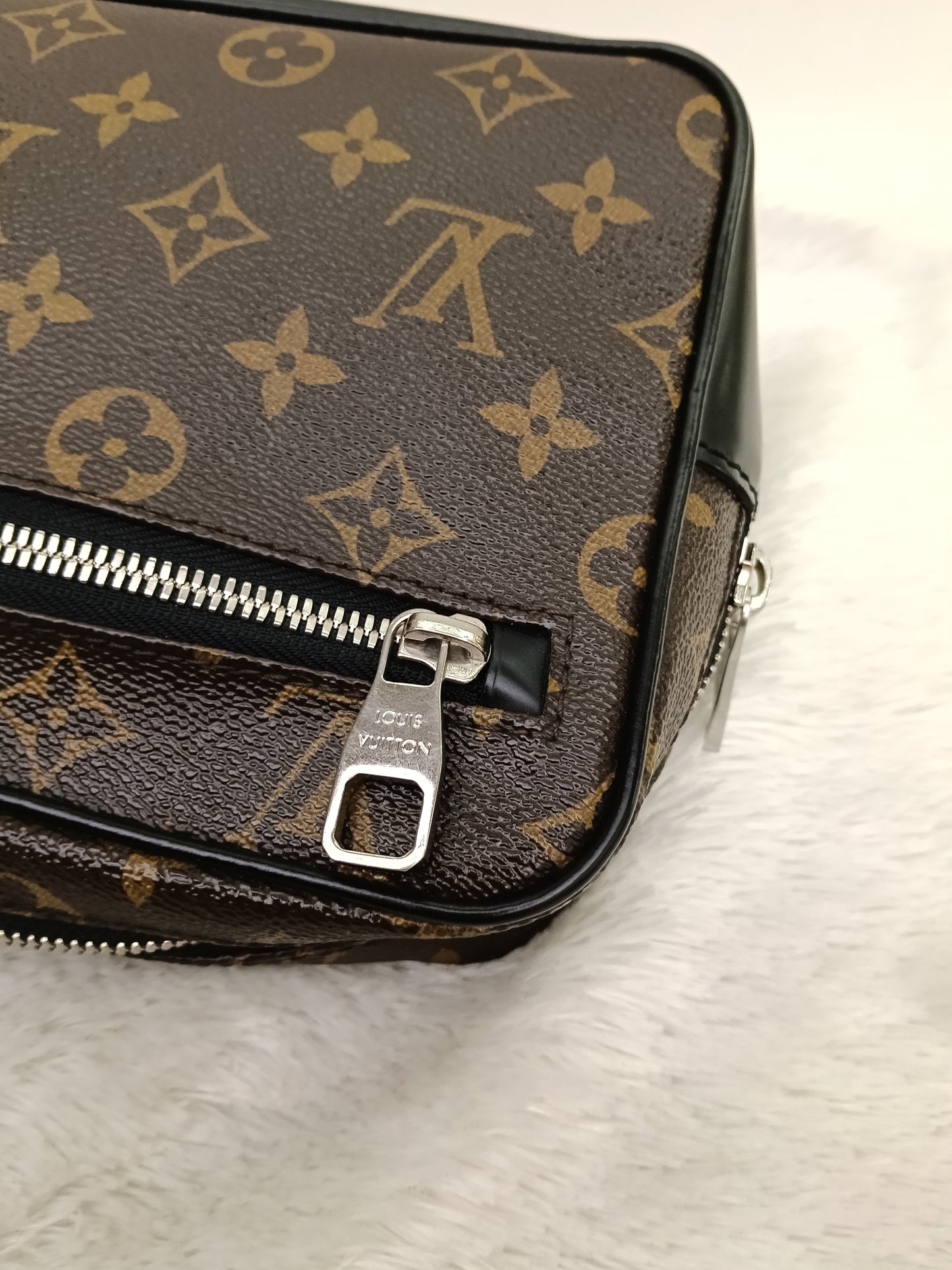 LV Kasai Clutch Monogram Macassar 2017