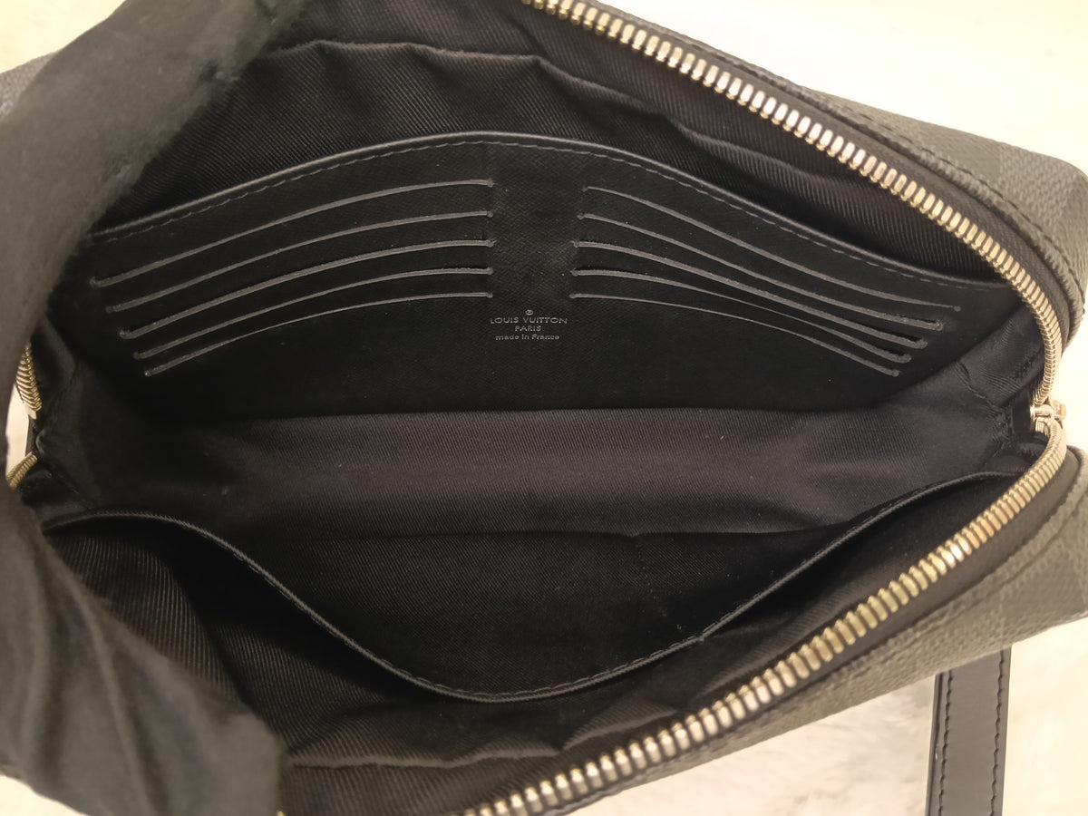 LV Kasai Clutch Graphite 2018