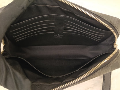 LV Kasai Clutch Graphite 2018