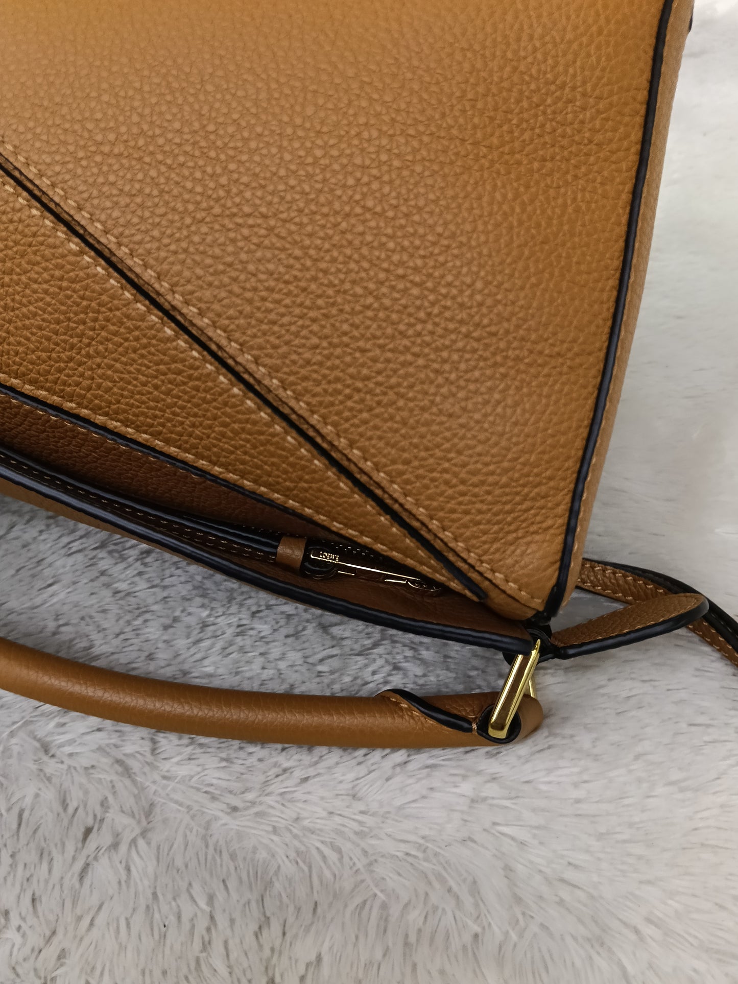 Loewe Puzzle Small Grained Caramel GHW 2023