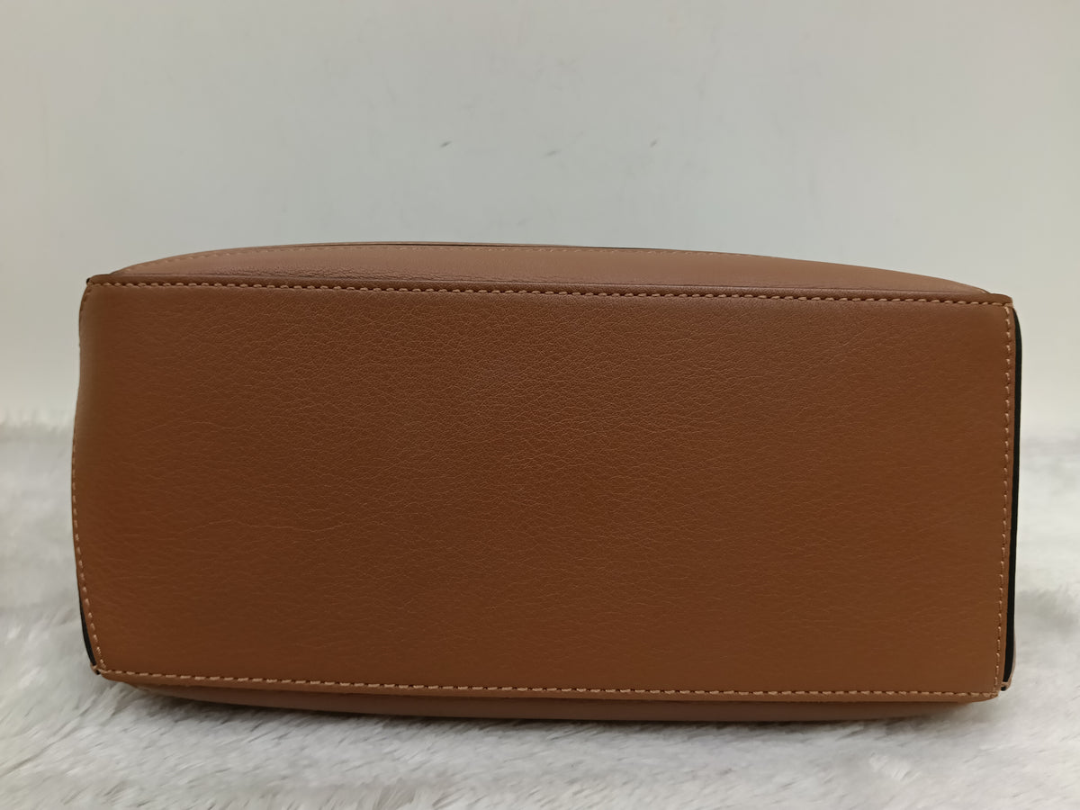 Loewe Puzzle Small Calfskin Tan SHW 2021