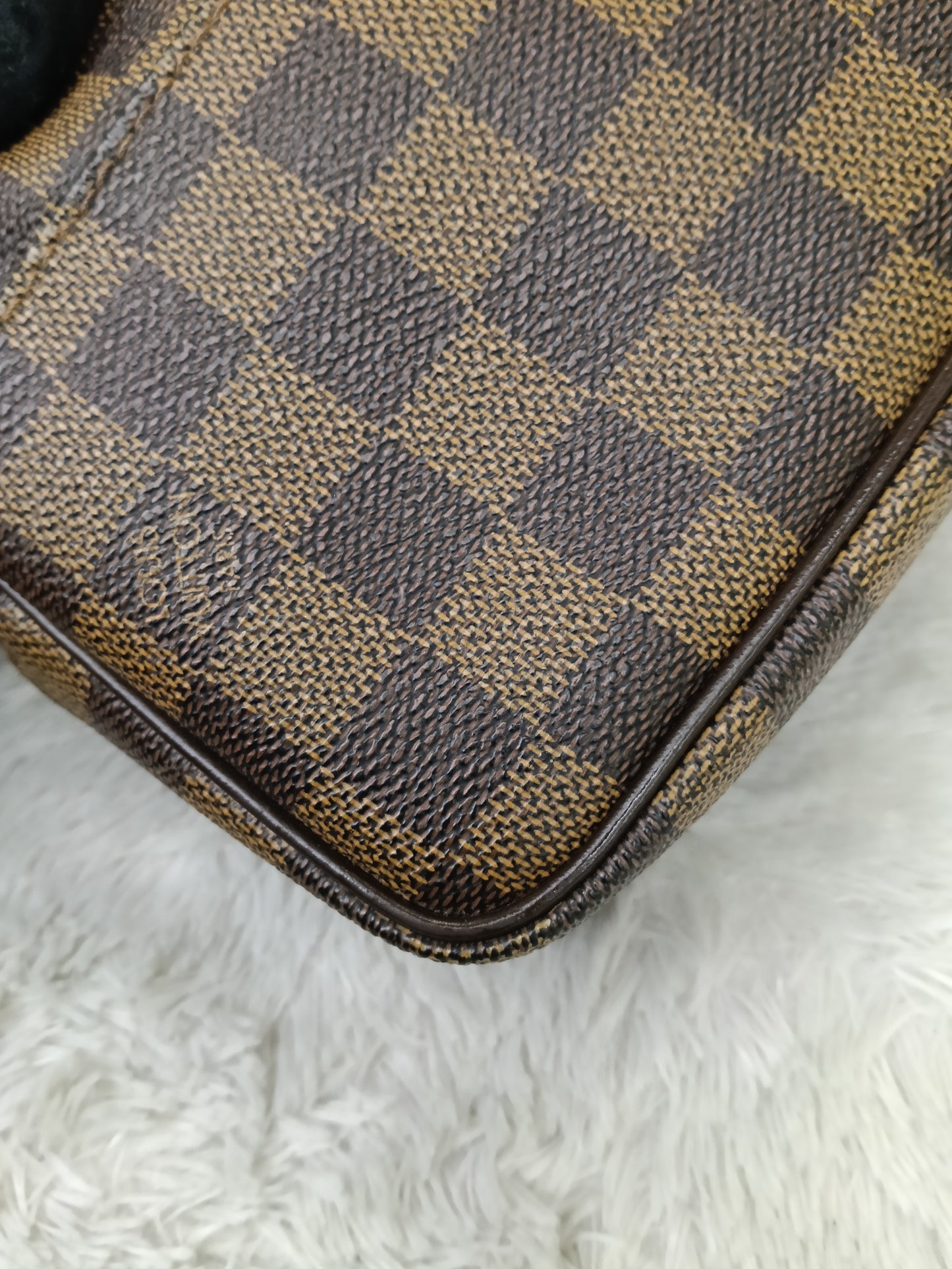 LV Macao Pochette Damier 2012