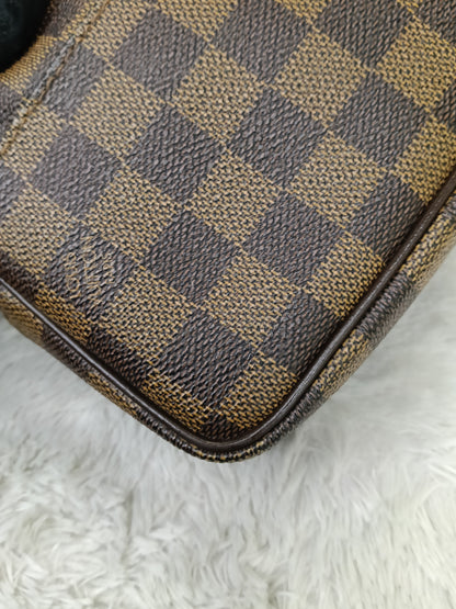 LV Macao Pochette Damier 2012