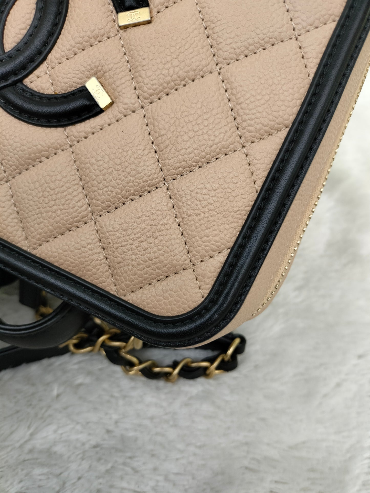 Chanel Filigree Vanity Case Medium Caviar Beige Black GHW #26