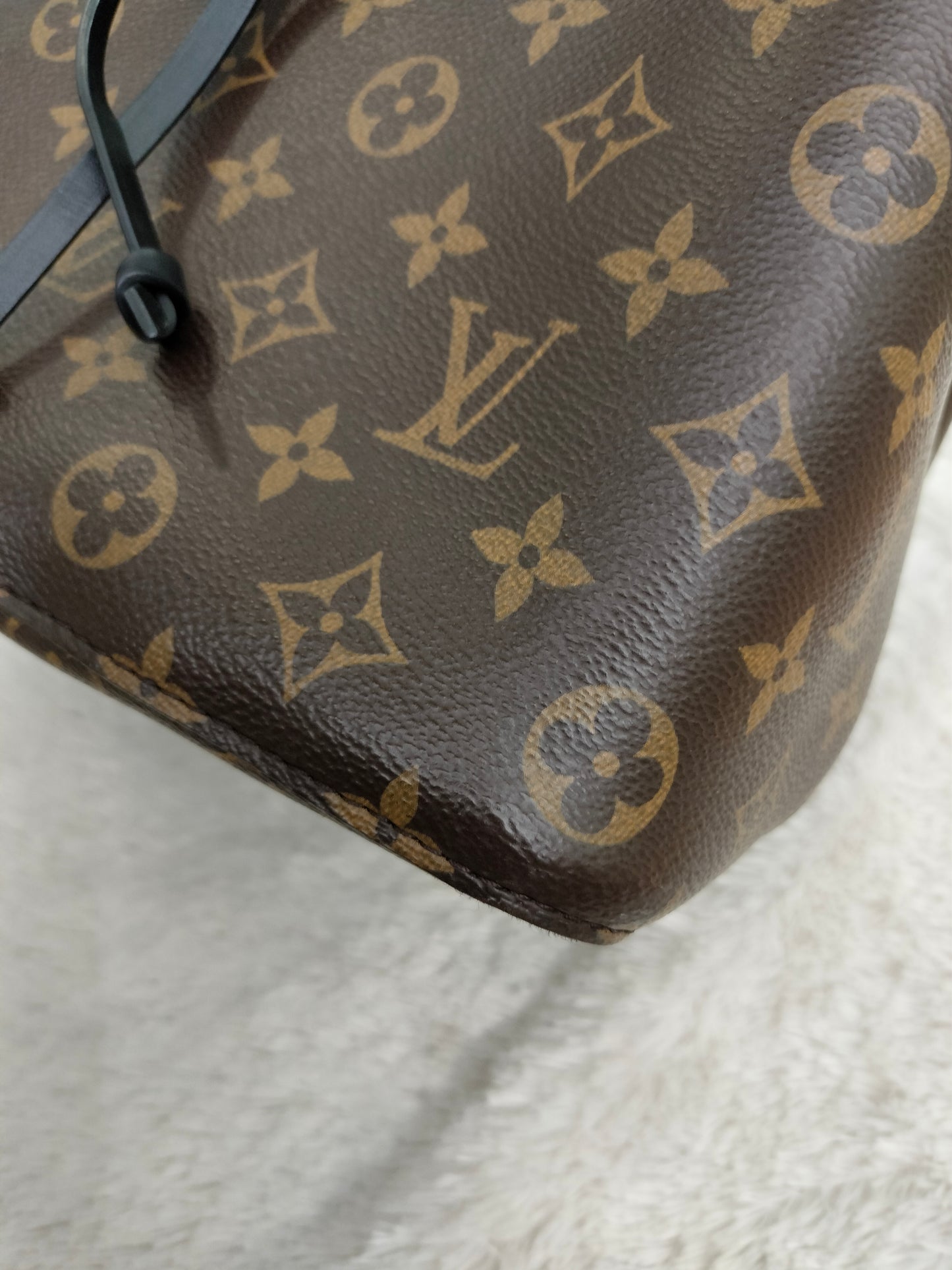 LV Neo Noe Monogram Noir 2018
